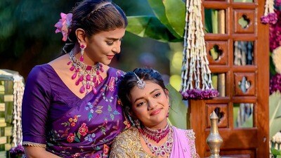 Lakshmi Manchu Daughter: మంచు ఫ్యామిలీలో ఘనంగా సంబరాలు.. అంగరంగ వైభవంగా లక్ష్మీ కూతురు 'ఆపిల్' హాఫ్ శారీ ఫంక్షన్ Lakshmi Manchu Daughter: మంచు ఫ్యామిలీలో ఘనంగా సంబరాలు.. అంగరంగ వైభవంగా లక్ష్మీ కూతురు 'ఆపిల్' హాఫ్ శారీ ఫంక్షన్