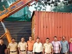 Fake MTNL crew hires crane to steal copper cables in Mulund; 9 held Fake MTNL crew hires crane to steal copper cables in Mulund; 9 held