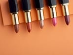 7 shimmer lipsticks for a glossy shine(Freepik)