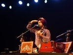 Singer Satinder Sartaaj performing at PU on Wednesday, (HT Photo)