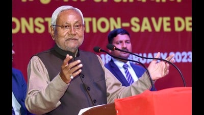 Nitish Kumar during a lecture in Patna. (Santosh Kumar/HT) Nitish Kumar during a lecture in Patna. (Santosh Kumar/HT)