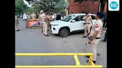 Police personnel keep vigil near the crime spot at Panjab University in Chandigarh on Tuesday. (HT File) Police personnel keep vigil near the crime spot at Panjab University in Chandigarh on Tuesday. (HT File)