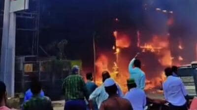 Several warehouses in Bhiwandi were gutted when a massive fire broke out at a furniture warehouse in the Chamunda Complex in Kasheli on Thursday morning. ( Praful Gangurde / HT Photo) Several warehouses in Bhiwandi were gutted when a massive fire broke out at a furniture warehouse in the Chamunda Complex in Kasheli on Thursday morning. ( Praful Gangurde / HT Photo)