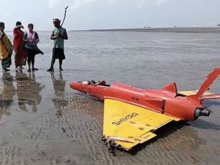 বকখালির সমুদ্রসৈকতে বিশাল যান!