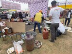 Vendors at Kisan Mela using domestic LPG cylinders in Ludhiana on Friday. (HT Photo)