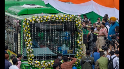 Delhi chief minister Rekha Gupta at a flags off event of 300 electric buses at the Indraprastha Bus Depot, in New Delhi, India, on Friday. (RAJ K RAJ /HT PHOTO)