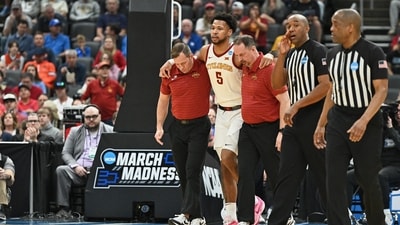 Iowa State Cyclones forward Joshua Jefferson (5) is helped off of the court after suffering an apparent injury (IMAGN IMAGES via Reuters Connect)
