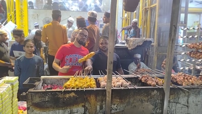 Pasanda and tikka being prepared at Mubeen's Lucknow (Photo: Deep Saxena/HT) Pasanda and tikka being prepared at Mubeen's Lucknow (Photo: Deep Saxena/HT)