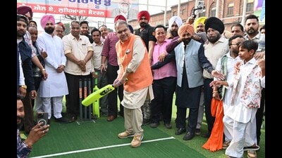 Minister Sanjeev Arora, with other AAP MLAs inaugurate development projects, in Ludhiana on Friday (HT Photo)