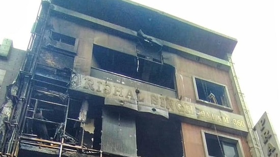 A view of the building gutted by fire in Palam (Hindustan Times) (HT_PRINT)