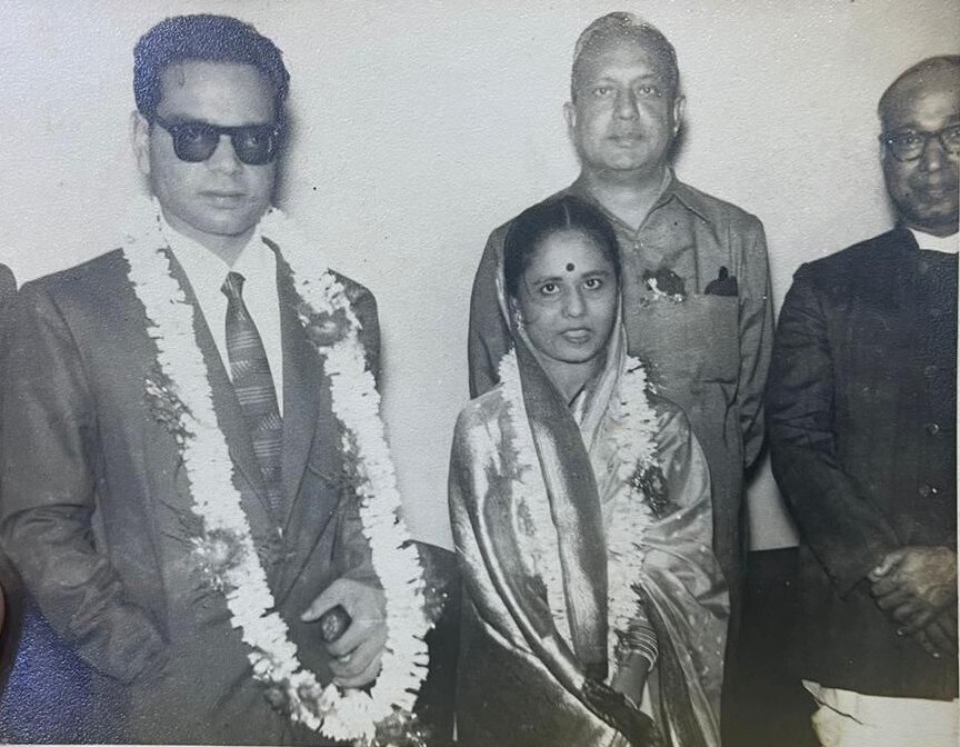 Rajendra Yadav and Mannu Bhandari on their wedding day (Courtesy Rachna Yadav) Rajendra Yadav and Mannu Bhandari on their wedding day (Courtesy Rachna Yadav)