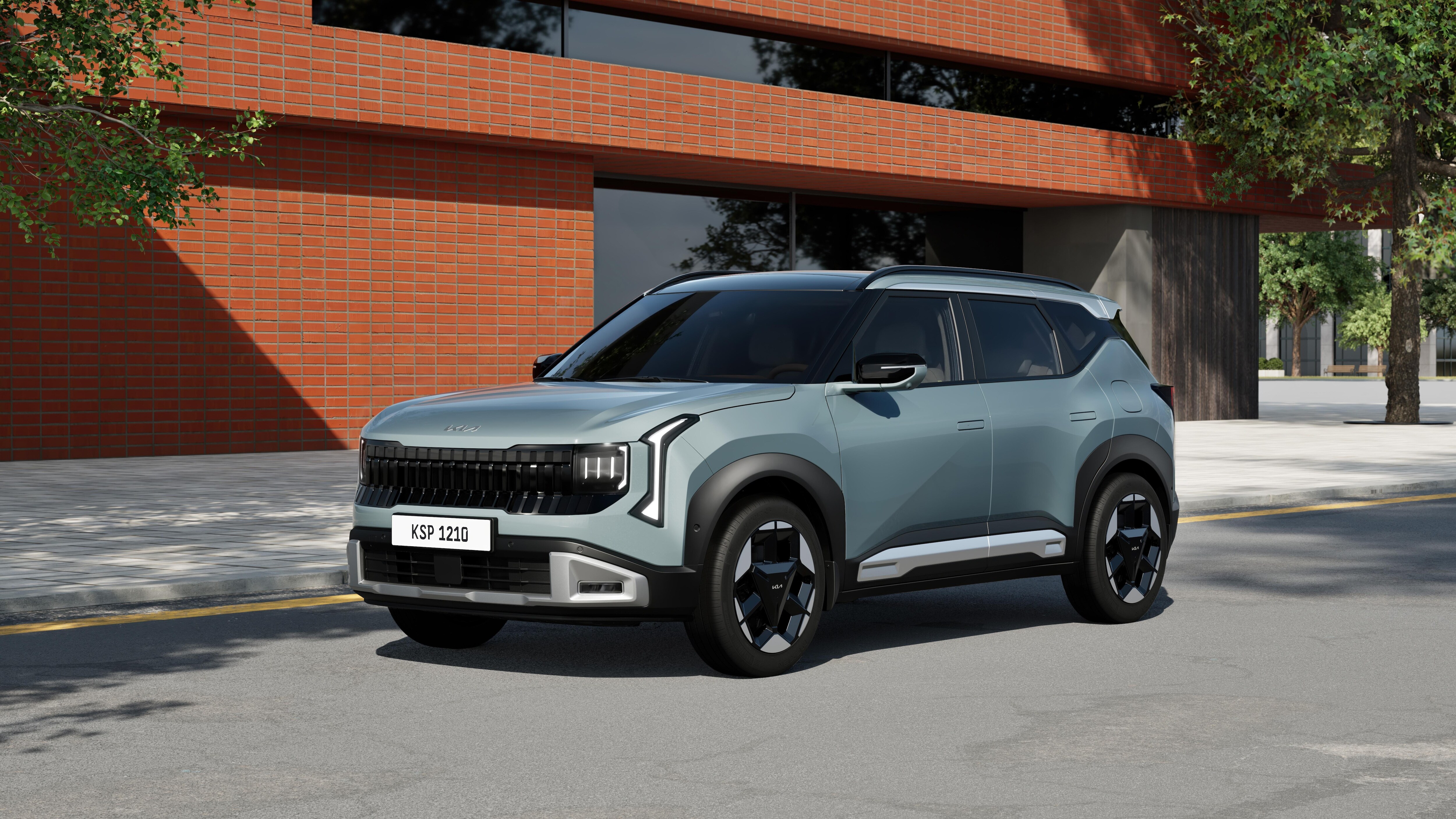 Well-rounded, well-built, and packed with tech that makes long family drives feel less like an endurance test.