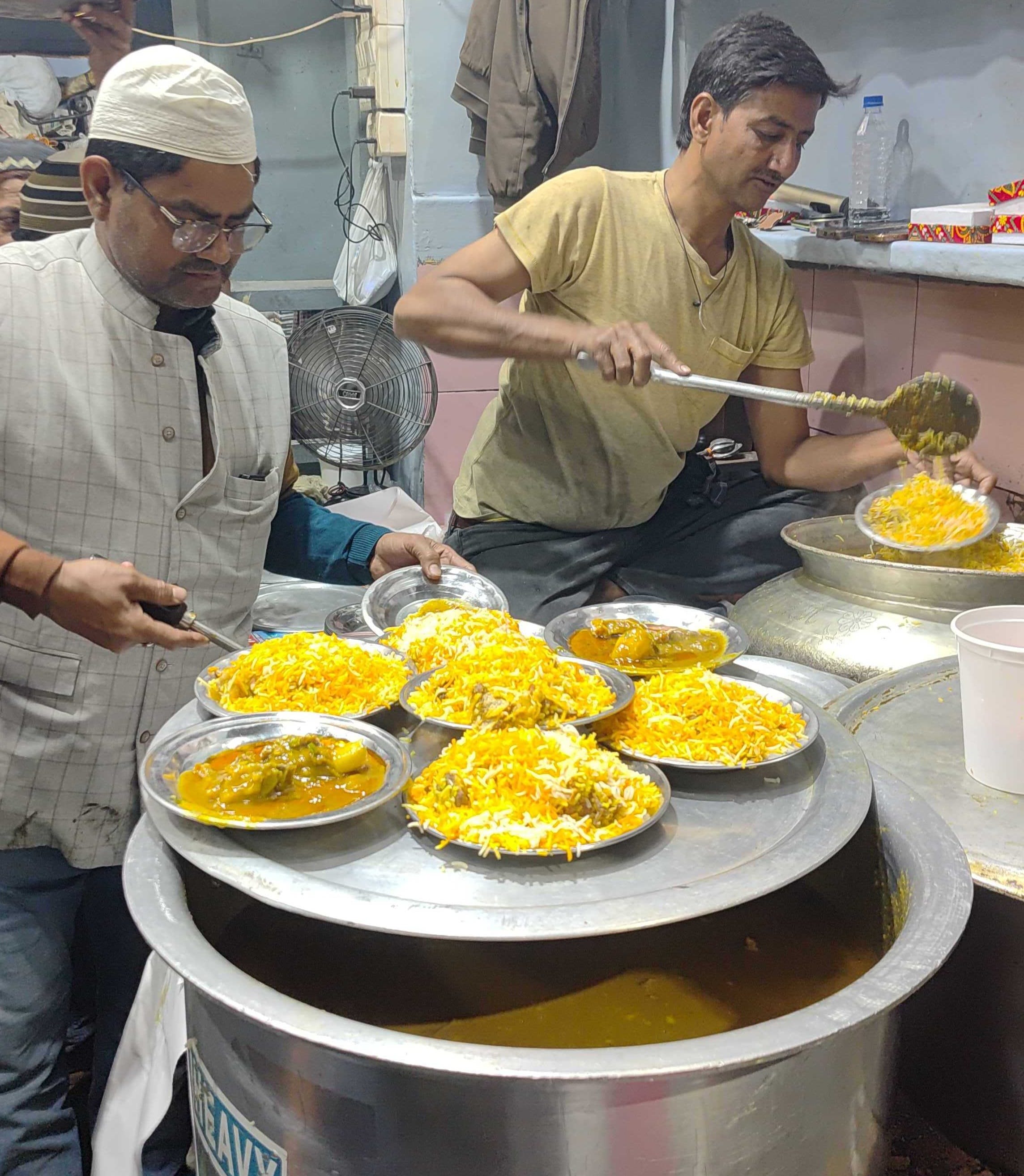 Biryani and Nihari at Idress in Chowk, Lucknow (Photo: Deep Saxena/HT) Biryani and Nihari at Idress in Chowk, Lucknow (Photo: Deep Saxena/HT)