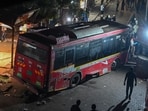 Police said no injuries were reported, with the driver’s quick response and the alertness of passengers playing a key role in ensuring everyone got out safely. 