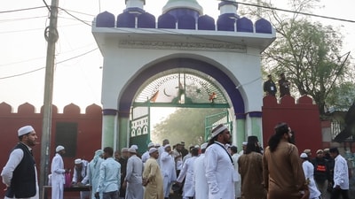 Muslim devotees arrive to offer Namaz on the occasion of Eid at Idgah Masjid in Uttam Nagar, Delhi, where there were communal tensions over the past few days. (ANI) Muslim devotees arrive to offer Namaz on the occasion of Eid at Idgah Masjid in Uttam Nagar, Delhi, where there were communal tensions over the past few days. (ANI)