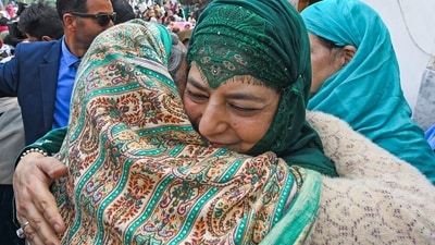 People's Democratic Party (PDP) President Mehbooba Mufti exchanges greetings on the occasion of Eid al-Fitr at Hazratbal Shrine, in Srinagar. (ANI) People's Democratic Party (PDP) President Mehbooba Mufti exchanges greetings on the occasion of Eid al-Fitr at Hazratbal Shrine, in Srinagar. (ANI)