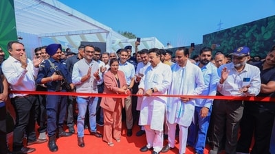 Haryana cabinet minister Rao Narbir Singh inaugurating the road on Saturday. (HT Photo) Haryana cabinet minister Rao Narbir Singh inaugurating the road on Saturday. (HT Photo)