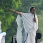 রেড রোডে মমতা বন্দ্যোপাধ্যায়। (ছবি সৌজন্যে পিটিআই)