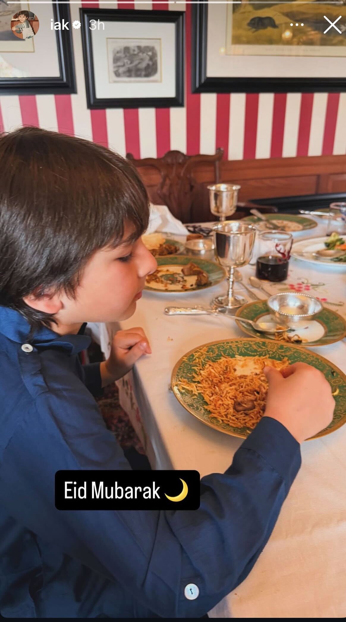 Ibrahim Ali Khan shares picture of Taimur Ali Khan enjoyig biryani on Eid. Ibrahim Ali Khan shares picture of Taimur Ali Khan enjoyig biryani on Eid.