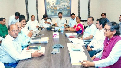 సీఎం రేవంత్ రెడ్డి సమీక్ష సీఎం రేవంత్ రెడ్డి సమీక్ష
