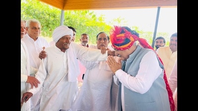 Opposition leader Bhupider Singh Hooda at the residence of Badli MLA Kuldeep Vats on Sunday. (Sourced)