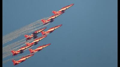 The Surya Kiran Aerobatic team will perform an an air show at Sukhna Lake in Chandigarh on March 27 and 28. (HT Photo)