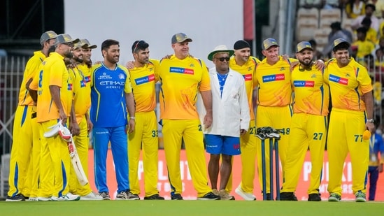 MS Dhoni shares a picture with Chennai Super Kings legends like Michael Hussey, Harbhajan Singh, and Matthew Hayden. (PTI)