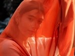 Blossom Kochhar says a dupatta doesn't protect skin from sun damage; use broad-spectrum mineral sunscreen instead. (Pic on right: Freepik)