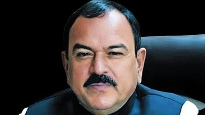 নাসিকের স্বঘোষিত গডম্যান সাম্রাজ্যের কুকর্ম ফাঁস নাসিকের স্বঘোষিত গডম্যান সাম্রাজ্যের কুকর্ম ফাঁস