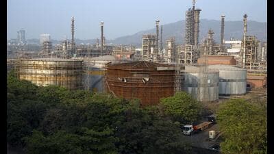 India has limited options to fall back on, despite turning to spot LNG markets and the temporary relief in buying Russian crude. Rising crude prices have already driven up liquified petroleum gas (LPG) prices and could drive up petrol, diesel, and CNG prices as well, with knock-on effects across the economy. (Bloomberg) India has limited options to fall back on, despite turning to spot LNG markets and the temporary relief in buying Russian crude. Rising crude prices have already driven up liquified petroleum gas (LPG) prices and could drive up petrol, diesel, and CNG prices as well, with knock-on effects across the economy. (Bloomberg)