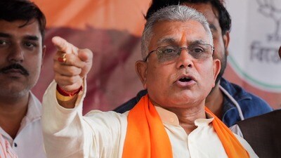 পুরোনো দুর্গে ফিরেই স্বমহিমায় দিলীপ ঘোষ (PTI Photo/Swapan Mahapatra) পুরোনো দুর্গে ফিরেই স্বমহিমায় দিলীপ ঘোষ (PTI Photo/Swapan Mahapatra)