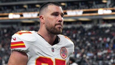Travis Kelce #87 of the Kansas City Chiefs looks on during the second quarter of the game against the Las Vegas Raiders (Getty Images via AFP) Travis Kelce #87 of the Kansas City Chiefs looks on during the second quarter of the game against the Las Vegas Raiders (Getty Images via AFP)