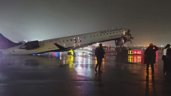 Air Canada crash at LaGuardia Airport. (X/@sentdefender)