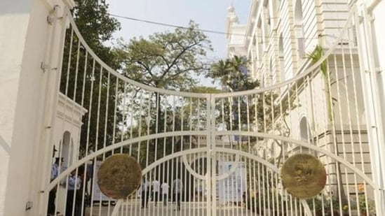 CU asks affiliated colleges to continue classes despite CAPF deployment ahead of Bengal polls (Samir Jana/HT PHOTO)