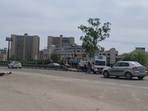 A stretch at Amayra City Centre near Kharar that has no visible zebra crossing, pedestrian island or foot overbridge. (HT PHOTO)