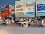 The internal roads sweeping contract covering roughly 2,500 km has been re-floated at <span class='webrupee'>₹</span>1,800 per km. (HT Photo) The internal roads sweeping contract covering roughly 2,500 km has been re-floated at <span class='webrupee'>₹</span>1,800 per km. (HT Photo)