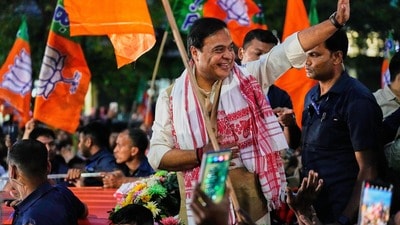 అసోం ముఖ్యమంత్రి హిమంత శర్మ ప్రచారం.. (AP) అసోం ముఖ్యమంత్రి హిమంత శర్మ ప్రచారం.. (AP)