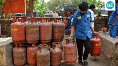 Out of the 825 domestic LPG cylinders seized, 131 were from Jhajjar. (HT Photo for representation)