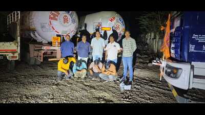 The raid, conducted on March 23 under Police Inspector Kiran Kumar Kabadi, followed a tip-off about illegal refilling from three HP gas tankers near Hotel Renuka Dahi Misal on the Pune–Ahilyanagar road. (HT)