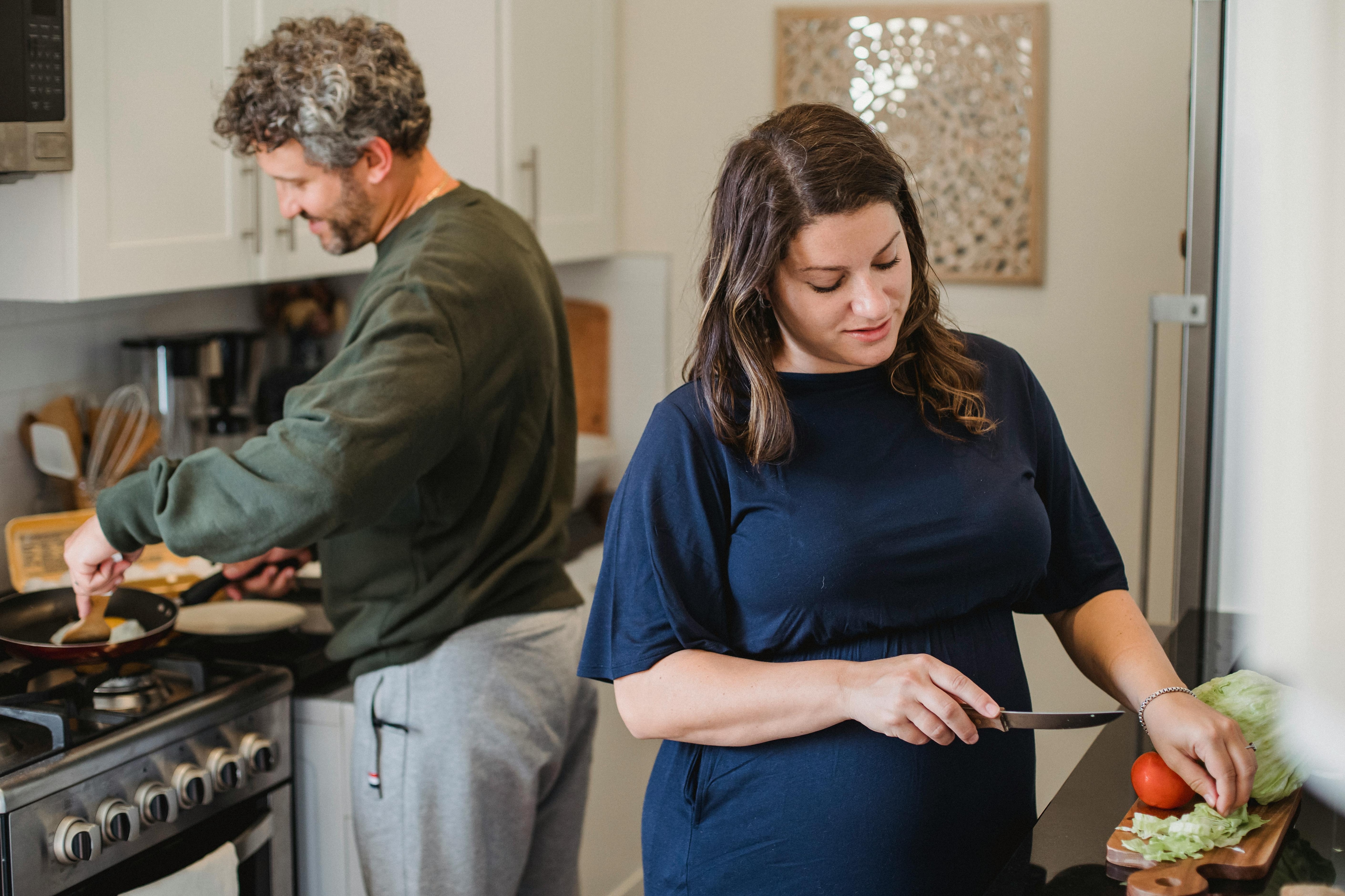 Sharing the household chores strengthen the bond between couple. (Pexel) Sharing the household chores strengthen the bond between couple. (Pexel)
