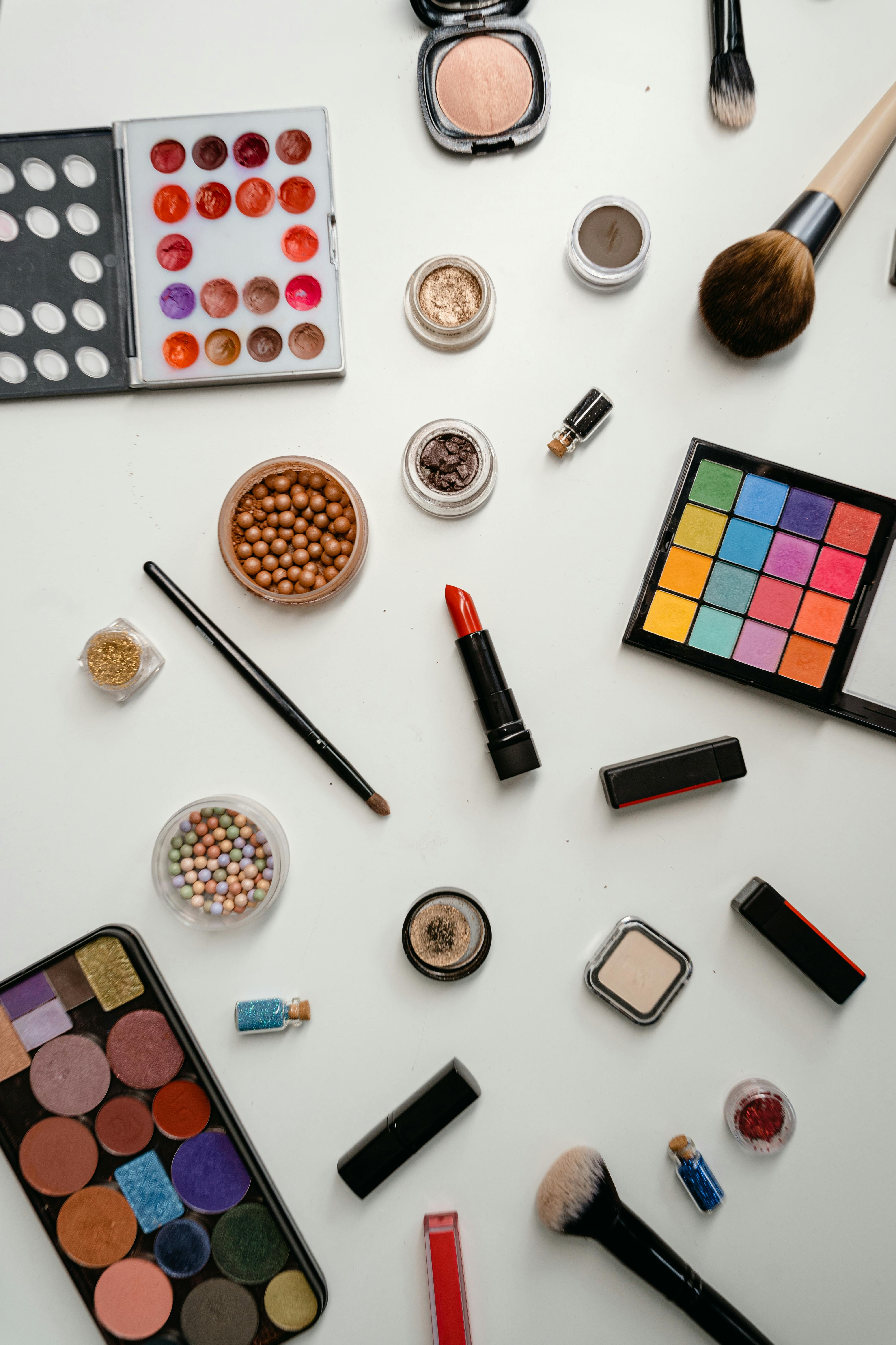 Heavy makeup usually mixes with sweat and dirt, thus clogging pores. (Pexel) Heavy makeup usually mixes with sweat and dirt, thus clogging pores. (Pexel)