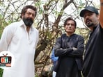 Aditya Dhar (R) with Sanjay Dutt (L) and Akshaye Khanna (C) on the sets of Dhurandhar.