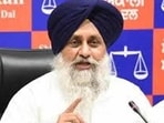 Sukhbir alleged that to give financial aid to women, the AAP government has taken a loan of  <span class='webrupee'>₹</span>52,000 crore. (HT Photo)
