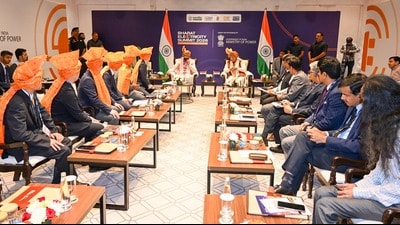 Delegation met CM Saini and Union minister Khattar; project to boost renewable integration and reduce import dependence. (@cmohry/X)