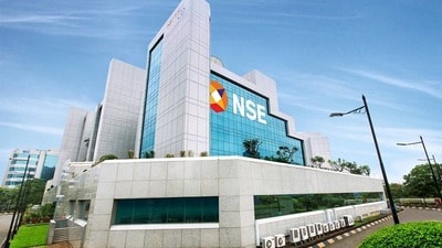 রামনবমীতে কি বন্ধ থাকবে শেয়ার বাজার? NSE ও BSE-র ছুটির তালিকা এবং বিনিয়োগকারীদের জন্য জরুরি তথ্যগুলি জেনে নিন