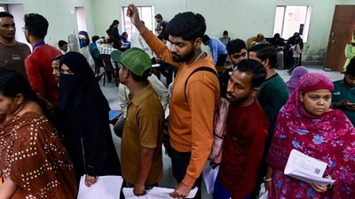 বসিরহাট ২ নম্বর ব্লকের বড় গোবরা এলাকার ৫ নম্বর বুথে ৩৪০ জন ভোটারের নাম কাটা পড়ল সাপ্লিমেন্টারি লিস্ট থেকে। (ছবিটি প্রতীকী) (PTI) বসিরহাট ২ নম্বর ব্লকের বড় গোবরা এলাকার ৫ নম্বর বুথে ৩৪০ জন ভোটারের নাম কাটা পড়ল সাপ্লিমেন্টারি লিস্ট থেকে। (ছবিটি প্রতীকী) (PTI)