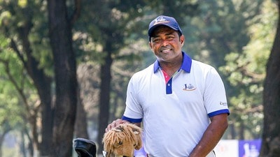 বিজেপির সর্বভারতীয় সভাপতি নীতিন নবীনের সঙ্গে দেখা করেছেন ভারতের প্রাক্তন টেনিস তারকা লিয়েন্ডার পেজ। (PTI) বিজেপির সর্বভারতীয় সভাপতি নীতিন নবীনের সঙ্গে দেখা করেছেন ভারতের প্রাক্তন টেনিস তারকা লিয়েন্ডার পেজ। (PTI)