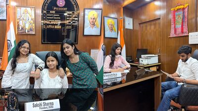 Sakshi Sharma, a first-year student of BSc (Life Science) at Ramjas College, filled in the role of the president on the first day.
