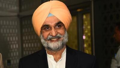 The L-G said gaps remain, particularly in addressing issues raised by citizens and the media, as well as in ensuring timely redressal of grievances. (HT) The L-G said gaps remain, particularly in addressing issues raised by citizens and the media, as well as in ensuring timely redressal of grievances. (HT)