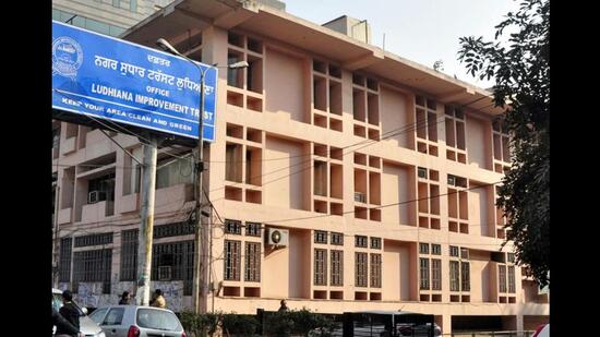 LIT chairman Tarsem Singh Bhinder said assured of proper inquiry into the cancellations. (HT Photo)